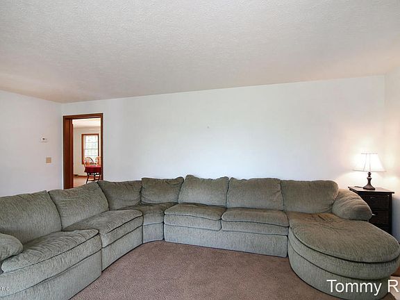 5th image of 8561 Brow Myer Ct NE