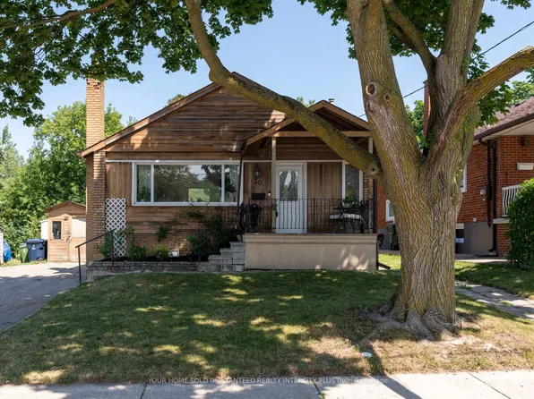 30 Garside Cres, Toronto, ON M6M 2Z6