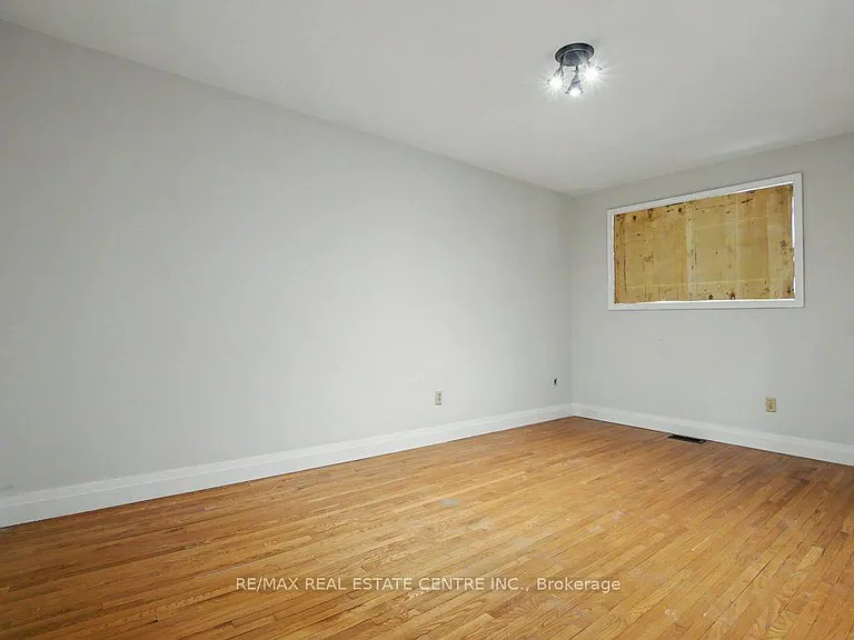273 Elliott St — Photo 23