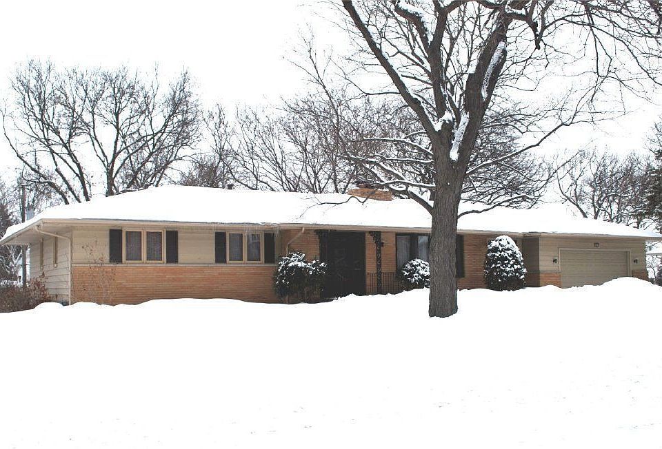 For Sale: 7600 Ridgeway Rd, Golden Valley, MN 55426