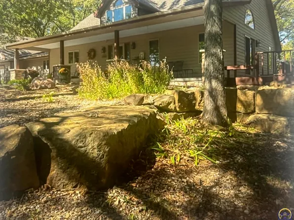 7548 NW 74th St, Topeka, KS 66618