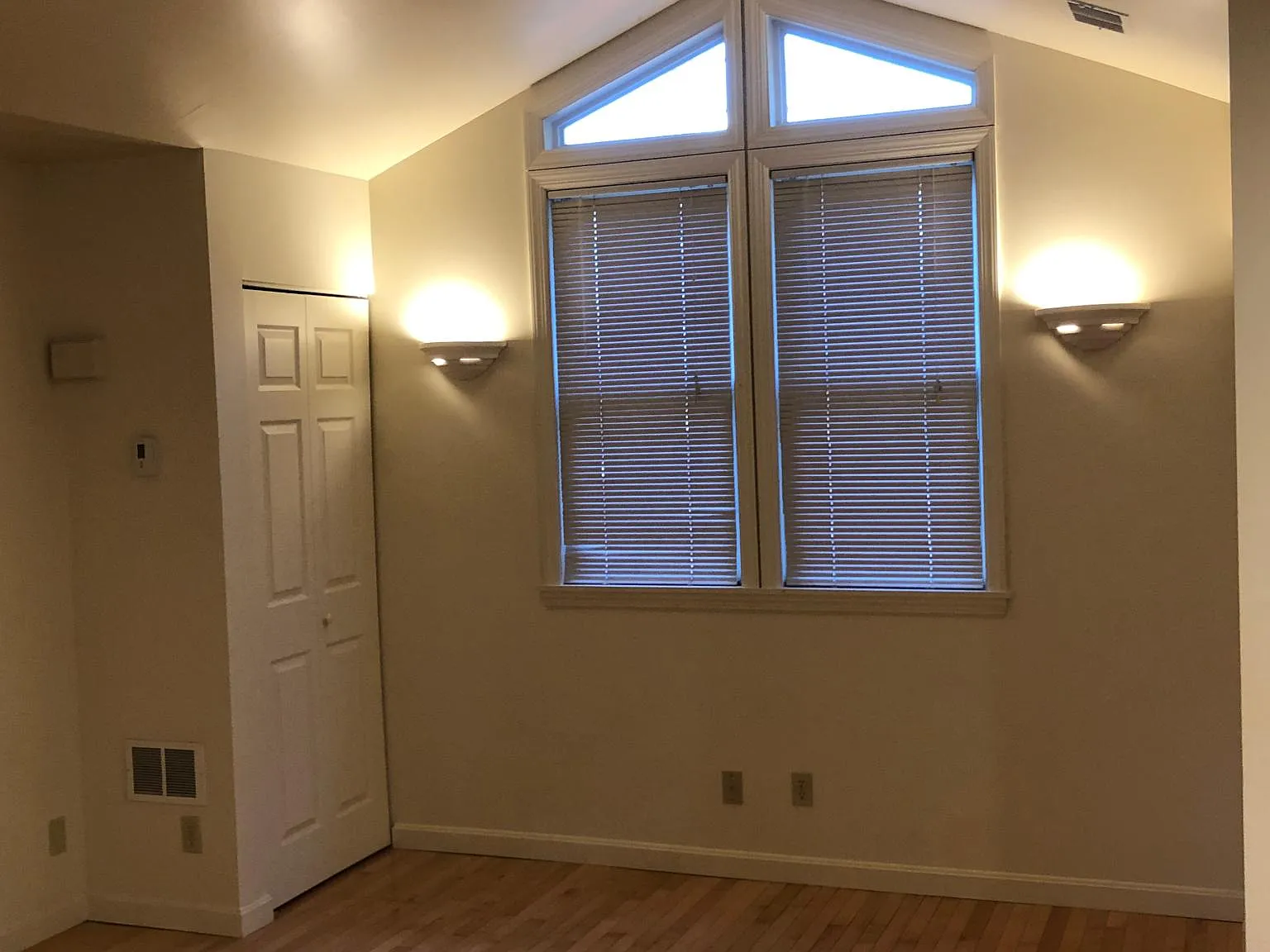 1711 Main St — Photo 1