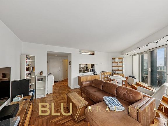 4th image of 150 W 56th St APT 4903