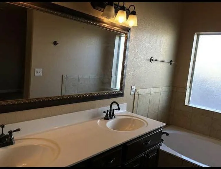 Master bath dual vanity.