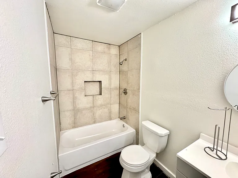 4562 Mexicana Rd — Photo 9