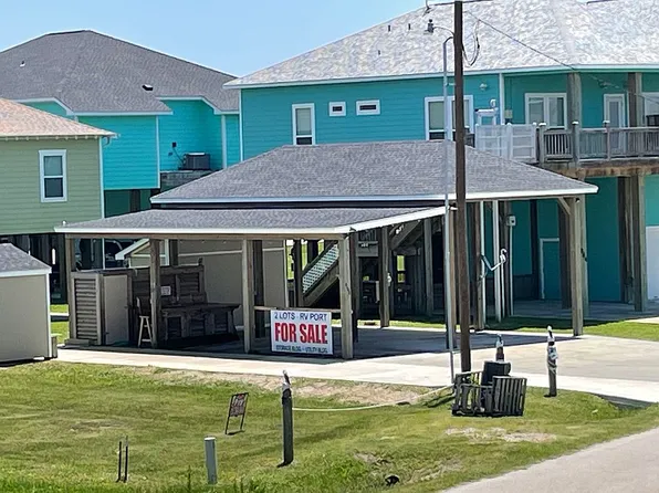 986 S Redfish St, Crystal Beach, TX 77650