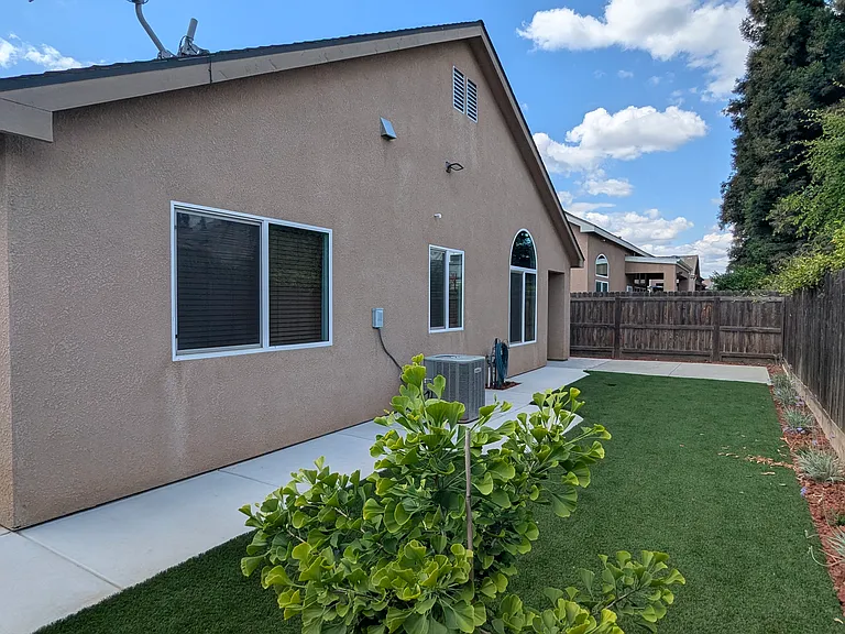286 Santa Barbara Ave — Photo 5