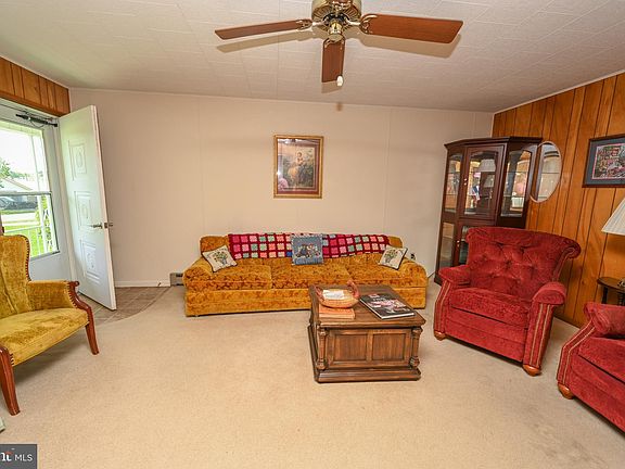 4th image of 206-208 N 10th St