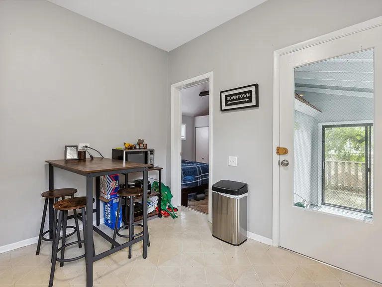 2443 N Greenview Ave #2 — Photo 9