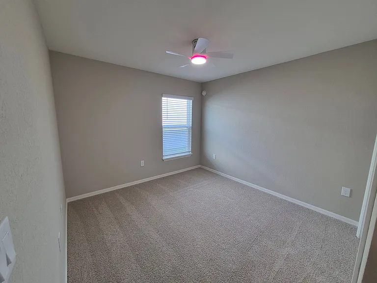615 Bentley North Dr — Photo 6