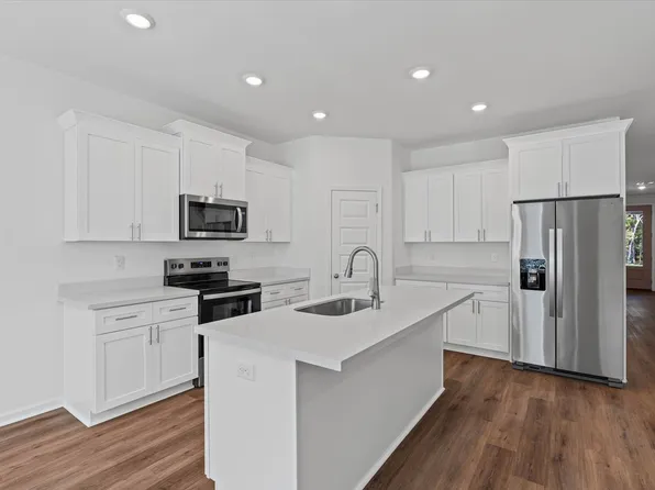 3682 Olivia Dr, Ocean Springs, MS 39564