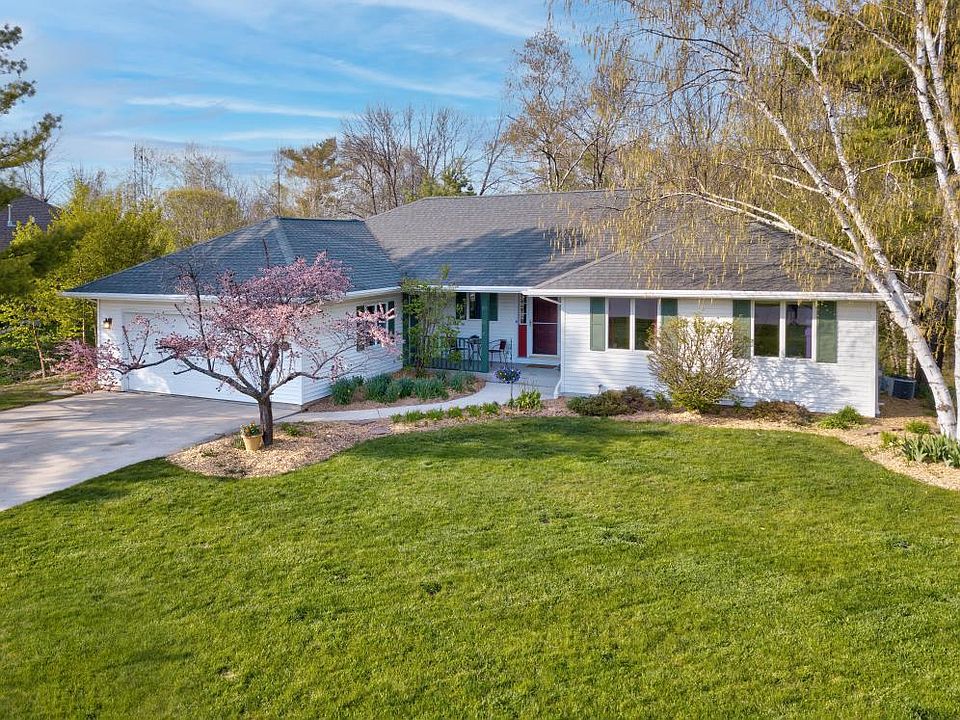 1st image of 948 Sommer Dr