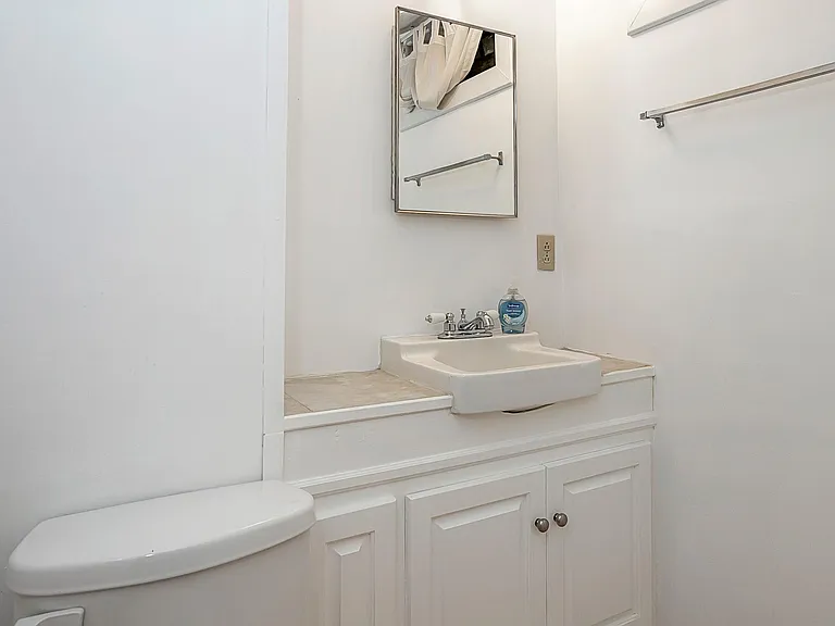 2304 Floral Ave — Photo 15