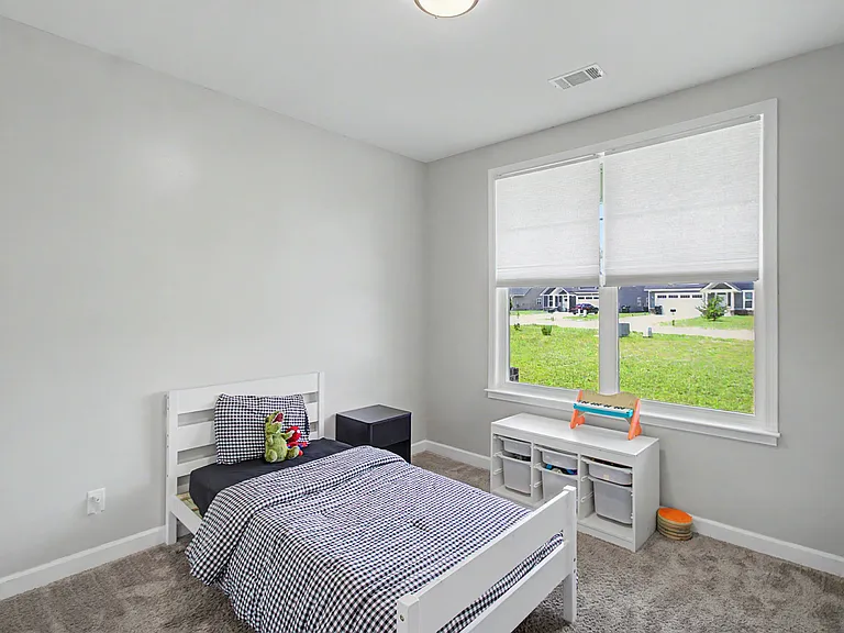 214 E Franklin St — Photo 13