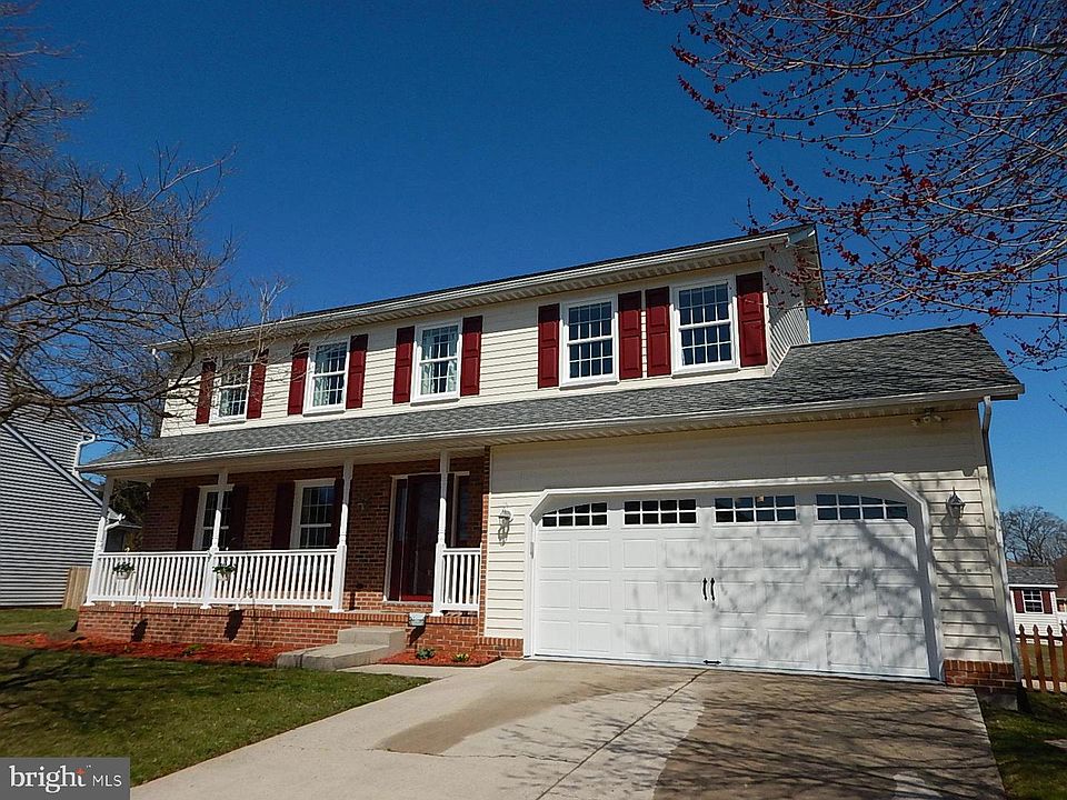 1st image of 815 Brentwood Park Dr