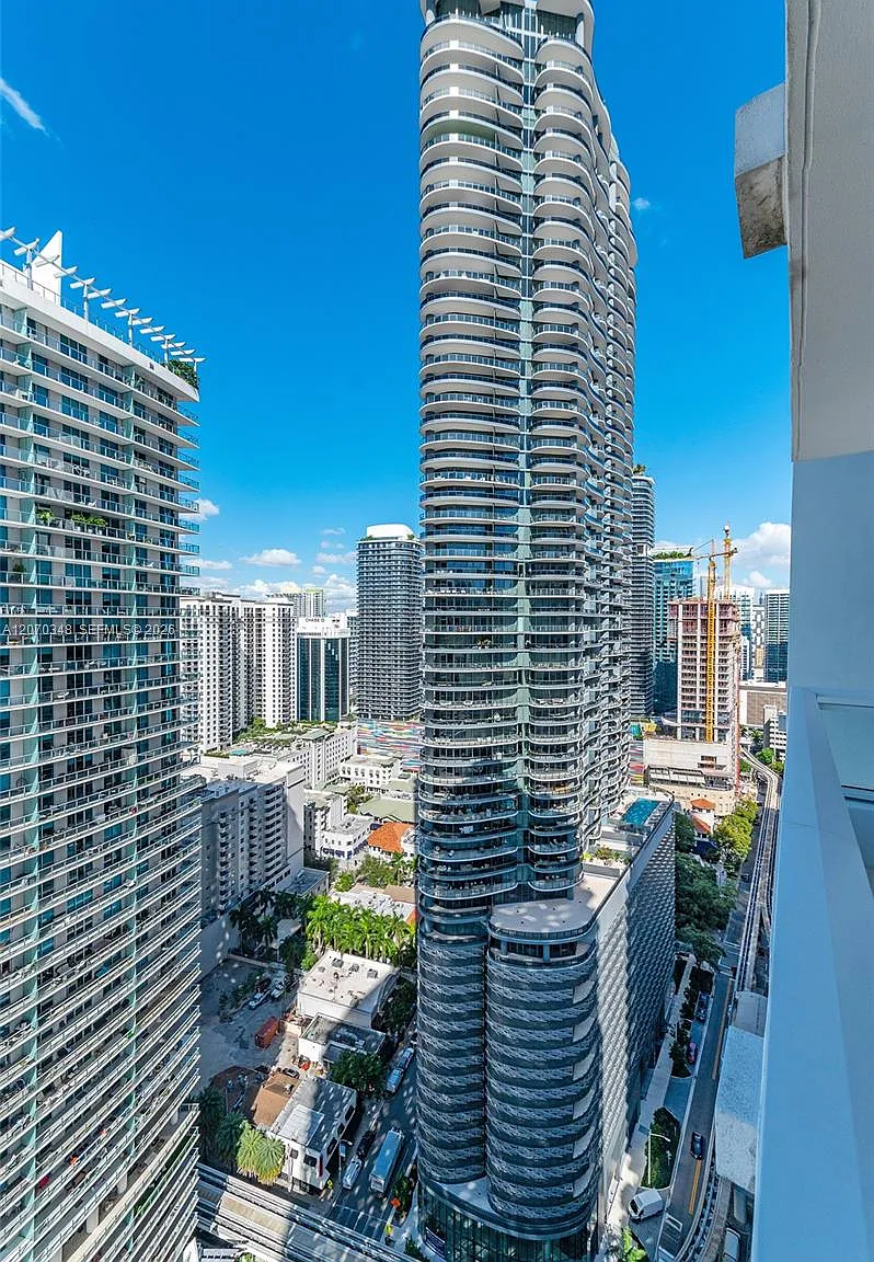The Bondo (1080 Brickell) — Photo 3