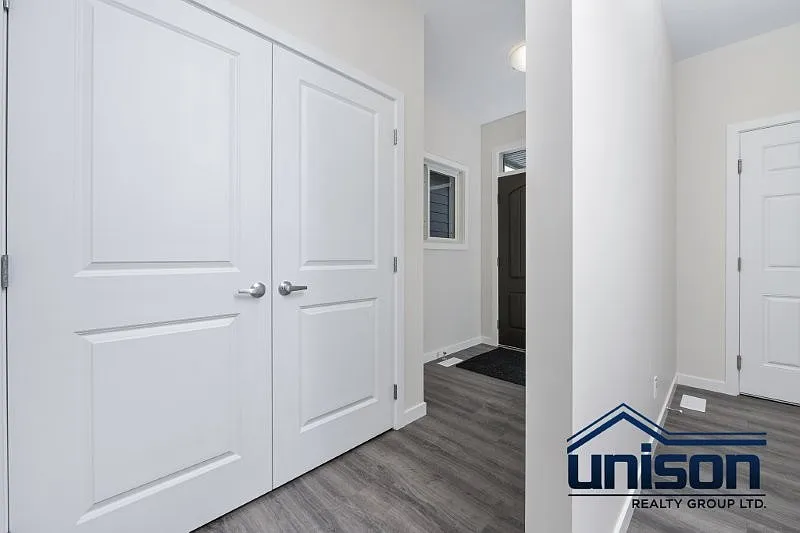 165 Legacy Reach Cres SE