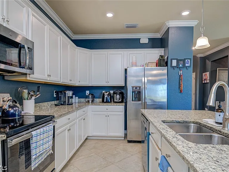 3652 E Hampton Cir — Photo 10