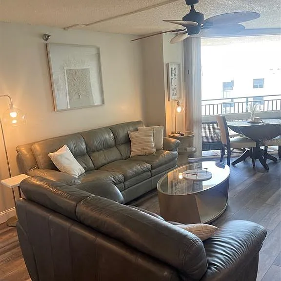 690 Island Way #1112 — Photo 5