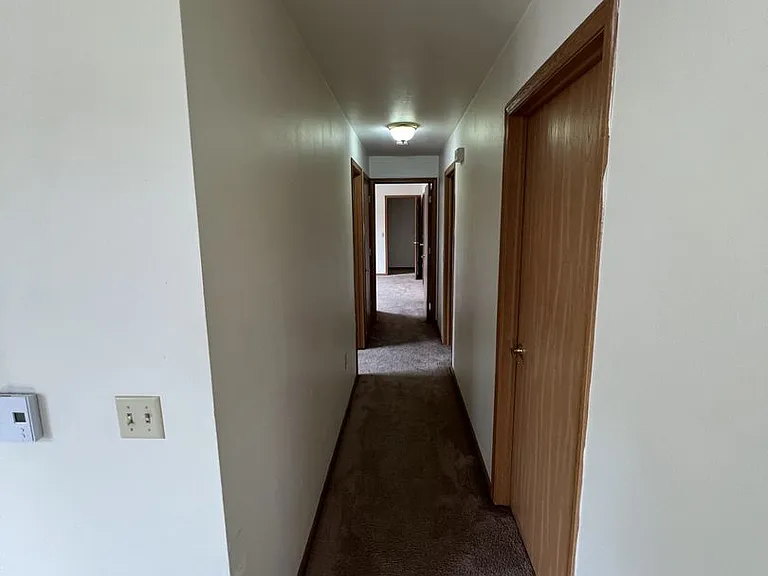 700 Creek Rd — Photo 3
