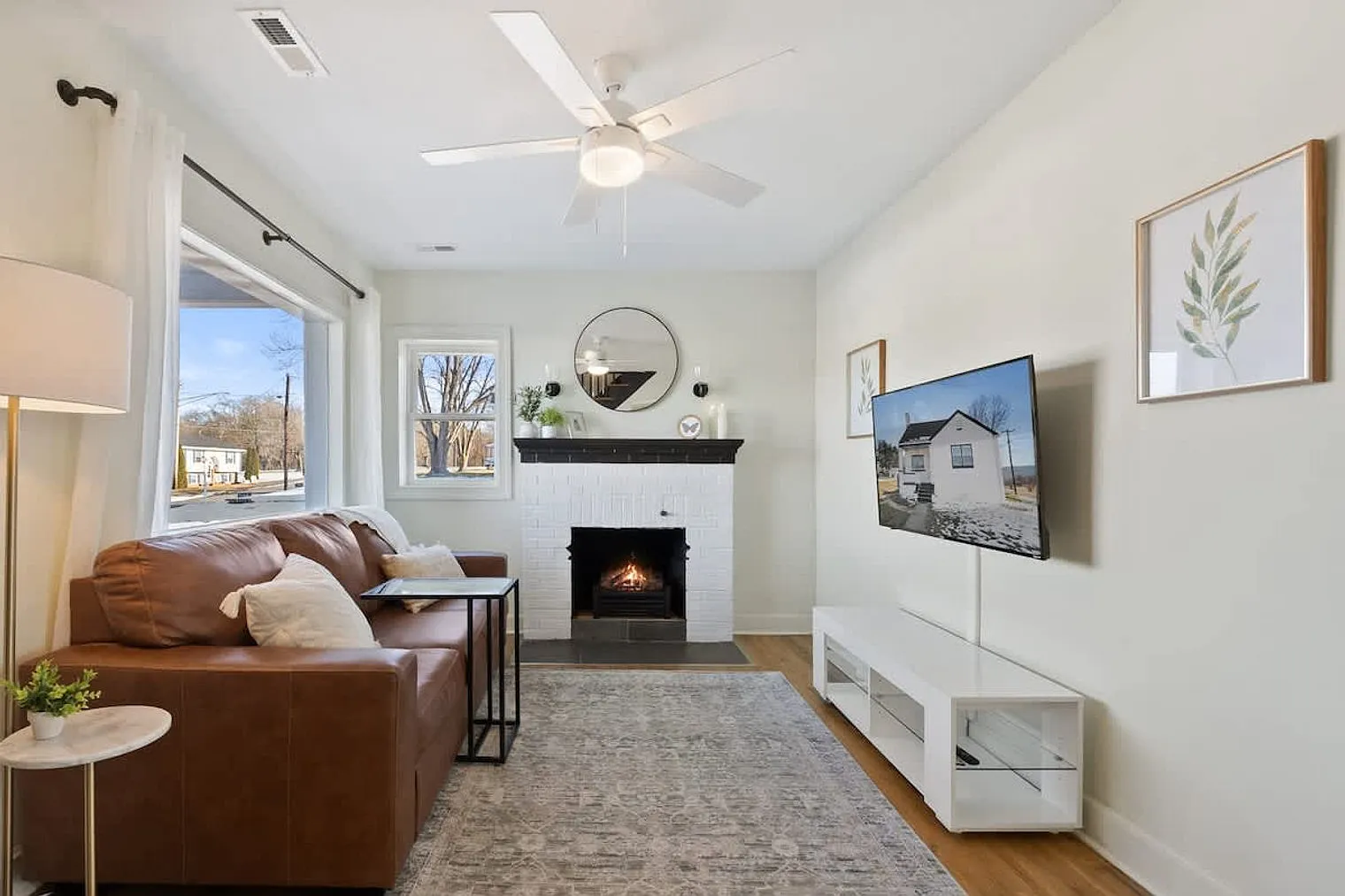 4 bed, 1.0 bath, $2,953 — Photo 1