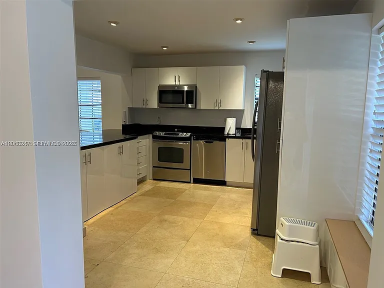 21220 Harbor Way #221-22 — Photo 7