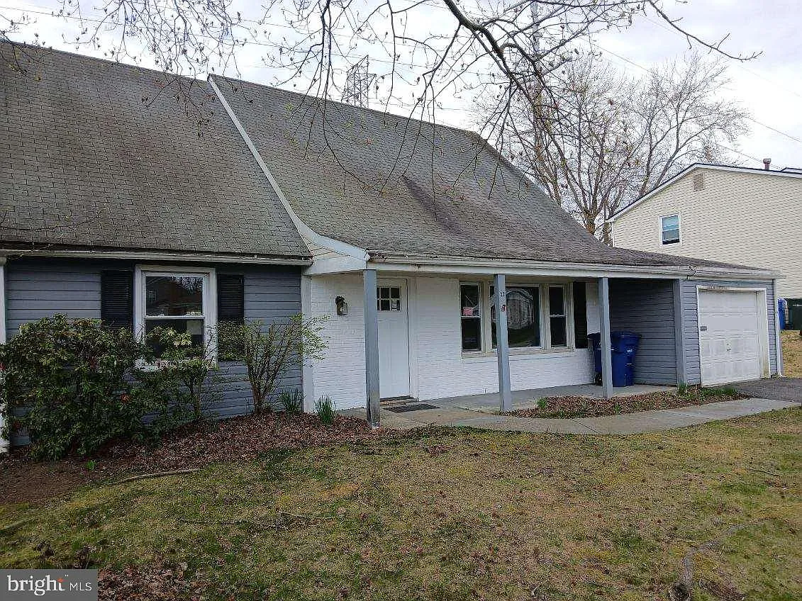 22 Niagara Ln photo 1