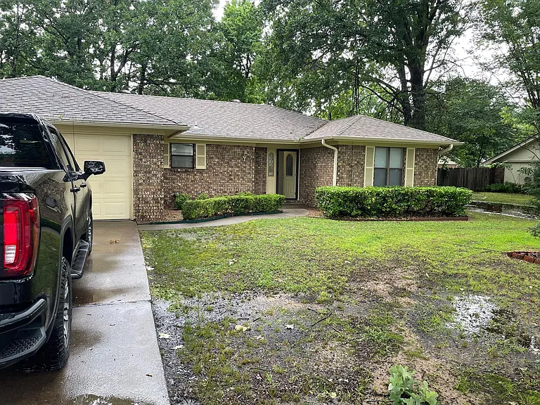 8704 Harvard Dr — Photo 4