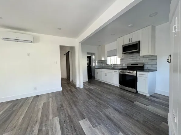 3621 E 7th St, Long Beach, CA 90804