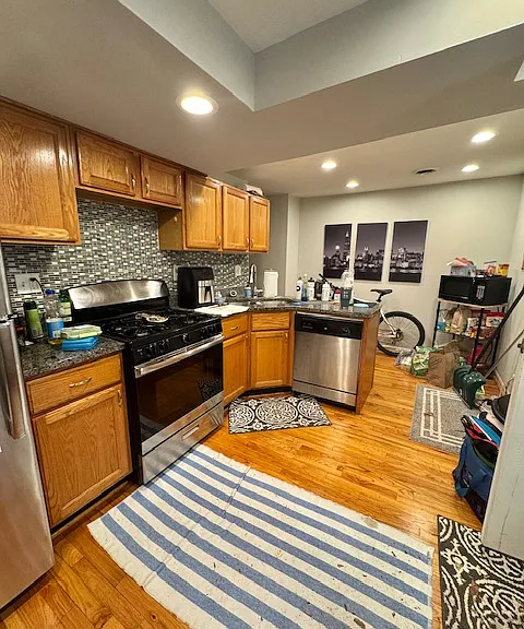 1947 N Cleveland Ave #1R — Photo 2