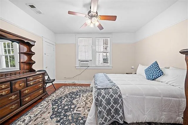 2608 Magazine St — Photo 12