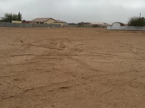 8319 W Tinajas Dr, Arizona City, AZ 85123