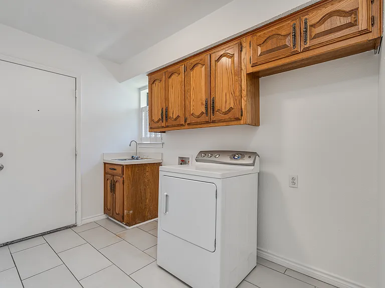9922 Hickory Xing — Photo 27