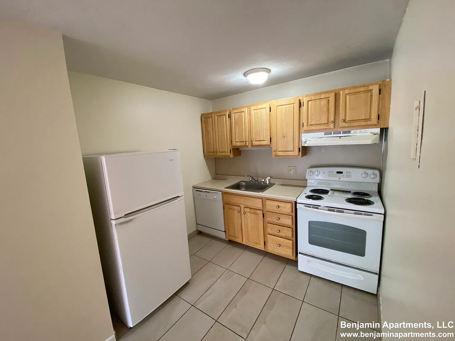 2 bed, $3,200 — Photo 4