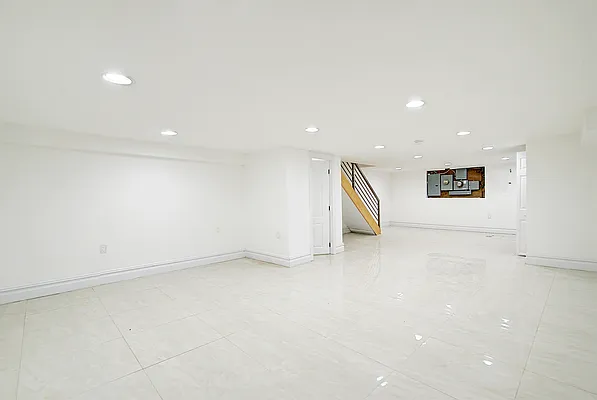 Rented by Compass | media 13