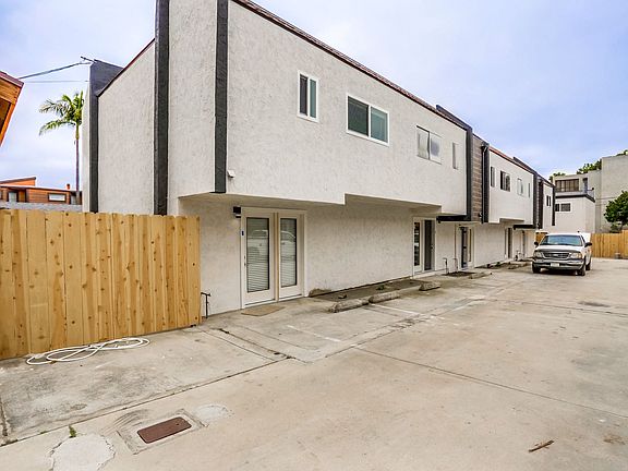 2nd image of 3958-3966 Riviera Dr #3958