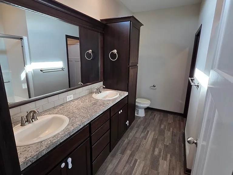 1553 N Aster Cir — Photo 4