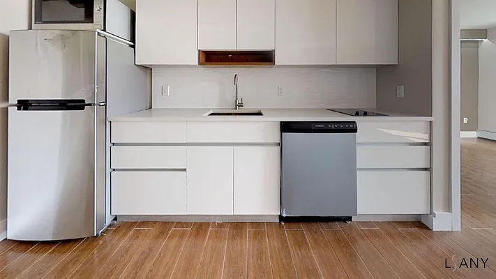 Rented by LandSeair Real Estate Group | media 12