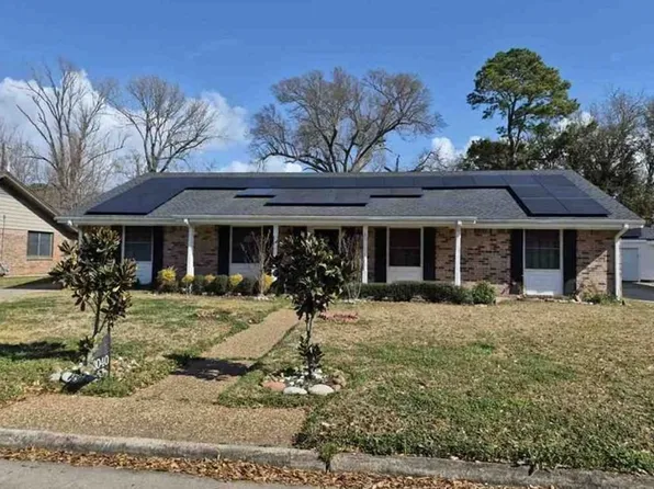 3040 Bryan Ave, Groves, TX 77619