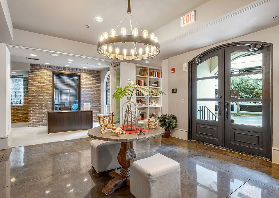 Common Area Lobby with Concierge Service