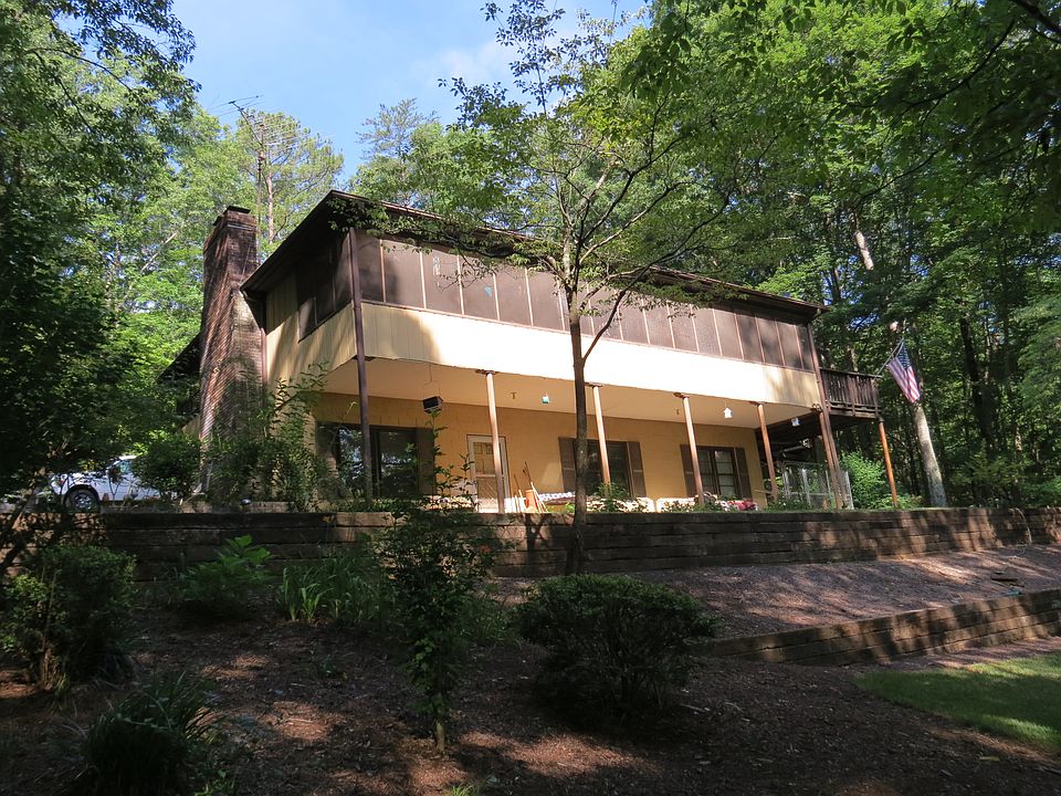 2nd image of 209 Lake Dr