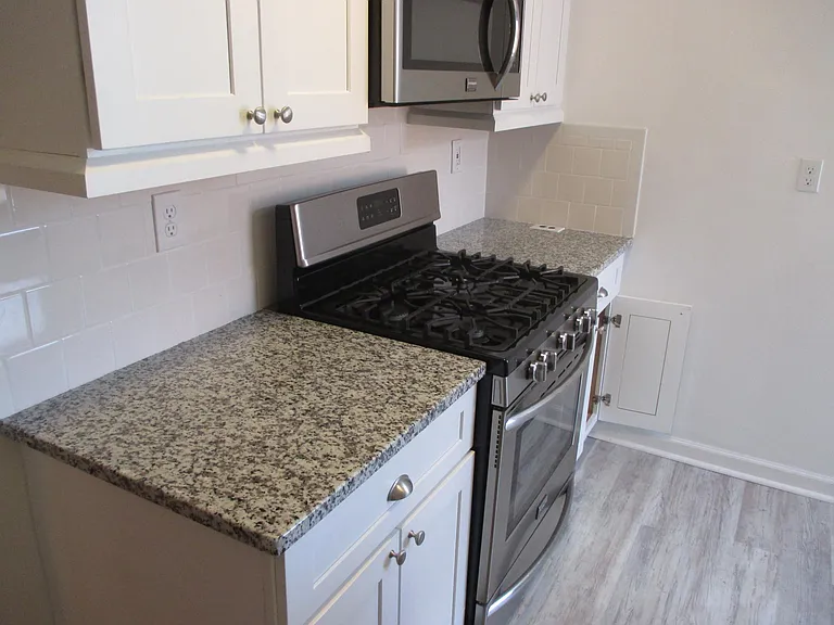39 Glenbrook Rd #5Z — Photo 3
