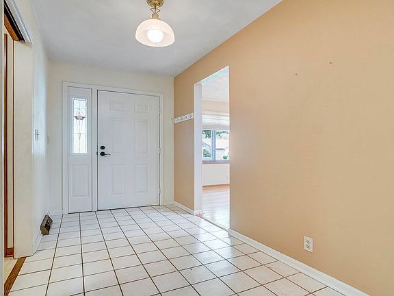 3rd image of 6075 Carriage Green Way #5A