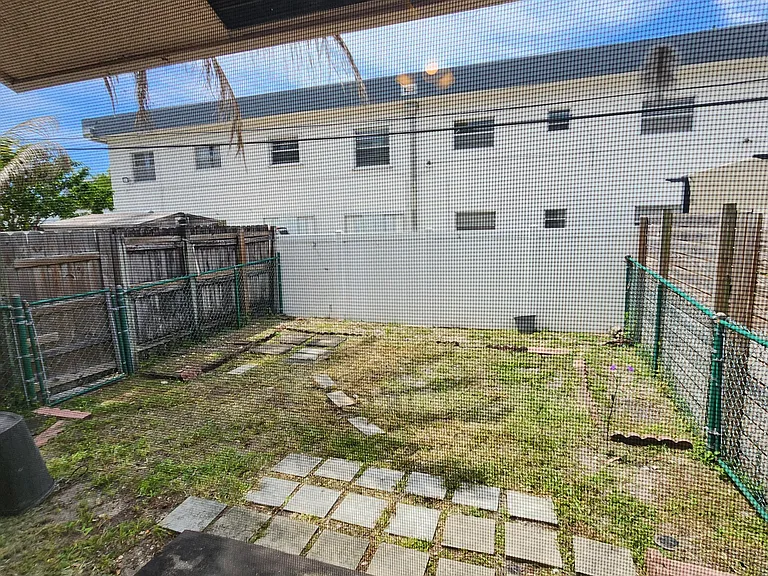 500 NE 3rd St #109 — Photo 17