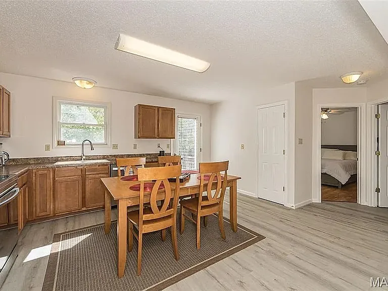 1079 Goss Ct — Photo 10
