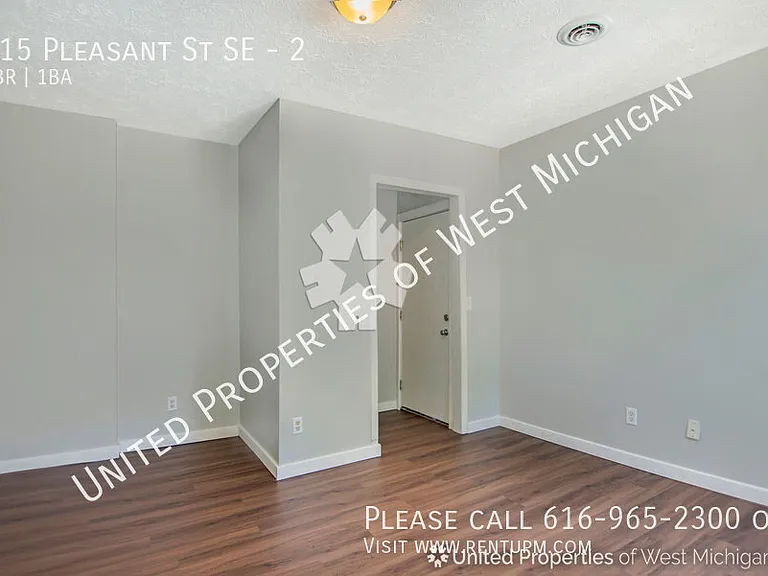 115 Pleasant St SE #2 — Photo 5