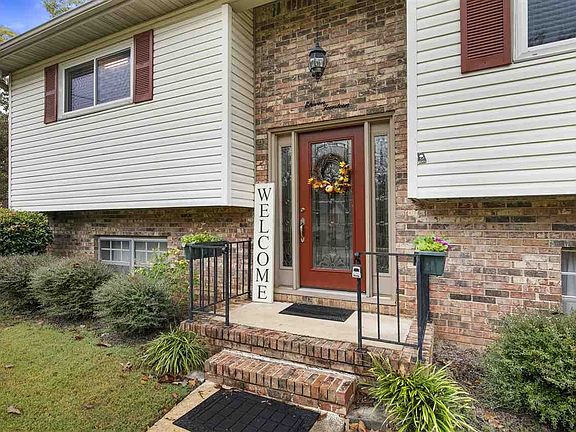 4th image of 1114 Westridge Cir