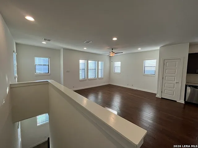 1146 N Olive St — Photo 20