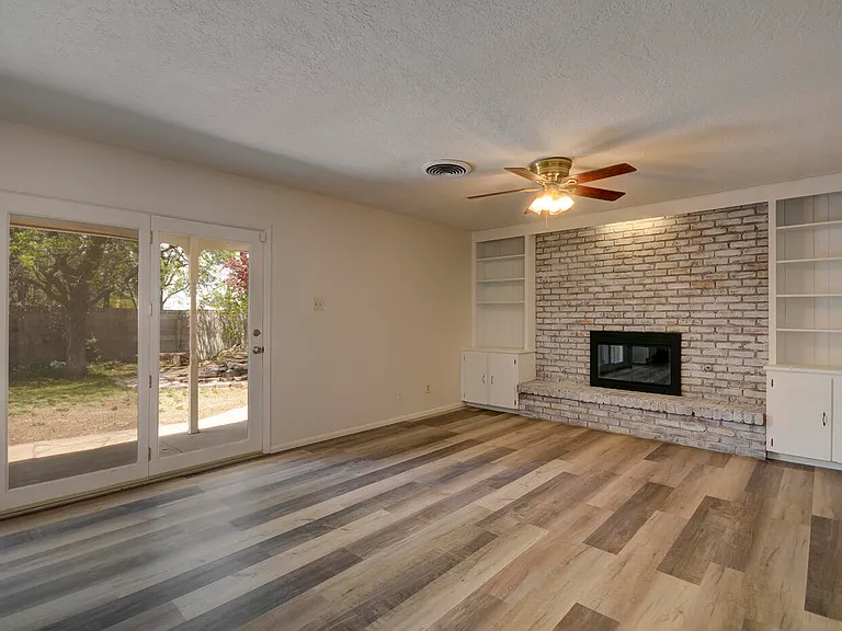 4631 Sherwood St NE — Photo 12