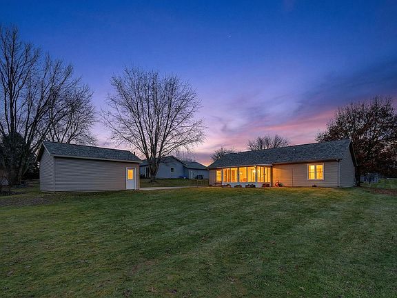 2nd image of 606 Timberlane Dr